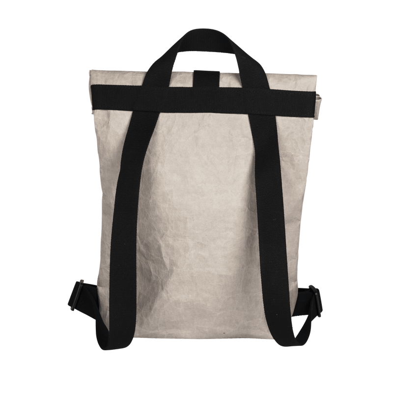 breeze-rolltop-rucksack-grau-backpack-veganes-leder-light-grey-washable-paper-rueckseite-pappenstyle