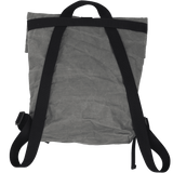 dude-rolltop-rucksack-grau-backpack-veganes-leder-dark-grey-washable-paper-rueckansicht-pappenstyle