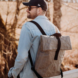 dude-rolltop-rucksack-grau-backpack-veganes-leder-dark-grey-washable-paper-outdoor-pappenstyle
